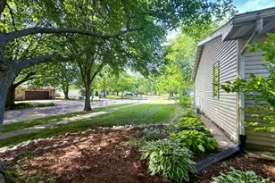2707 Worcester Dr, Champaign, IL 61821 - Photo 10