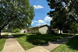 2707 Worcester Dr, Champaign, IL 61821 - Photo 8