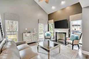 843 Rosebud Ct, Roselle, IL 60172 - Photo 8