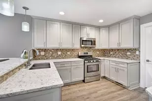 843 Rosebud Ct, Roselle, IL 60172 - Photo 6