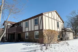 2830 Northampton Dr, Rolling Meadows, IL 60008 - Photo 2