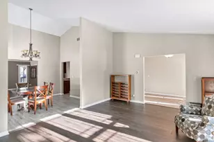 307 Orchard Ln, Bloomingdale, IL 60108 - Photo 8