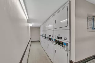 803 W Oakdale Ave, Chicago, IL 60657 - Photo 20