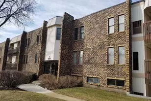 2216 Country Club Dr, Woodridge, IL 60517 - Photo 1