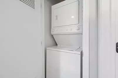 [Address not provided], Chicago, IL 60657 - Photo 18