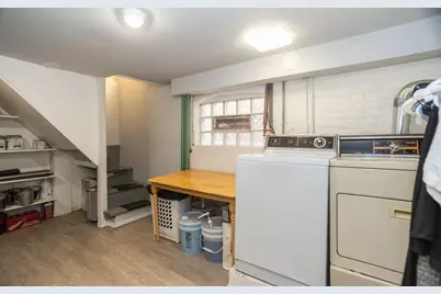 2832 N Tripp Avenue, Chicago, IL 60641 - Photo 32