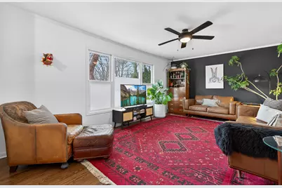 714 E Eisenhower Avenue, Palatine, IL 60074 - Photo 2