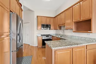 272 Prairie View Ln, Wheeling, IL 60090 - Photo 8