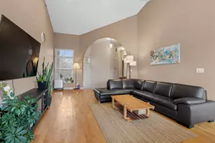 272 Prairie View Ln, Wheeling, IL 60090 - Photo 4