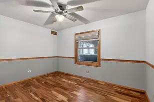 3861 Sutherland Dr, Park City, IL 60085 - Photo 16