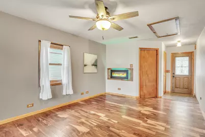 3861 Sutherland Drive, Park City, IL 60085 - Photo 12