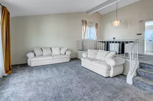 1651 W Goldengate Dr, Addison, IL 60101 - Photo 4