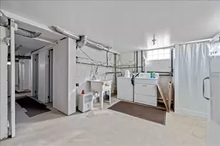 611 Pierce St, Aurora, IL 60505 - Photo 16