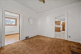 611 Pierce St, Aurora, IL 60505 - Photo 4