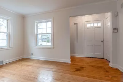 305 S George Street, Mount Prospect, IL 60056 - Photo 6