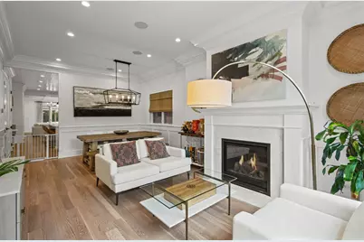 658 W Melrose Street #1, Chicago, IL 60657 - Photo 2