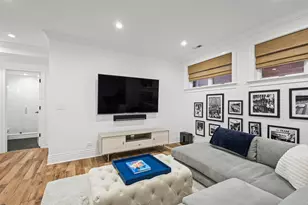 658 W Melrose St, Chicago, IL 60657 - Photo 22