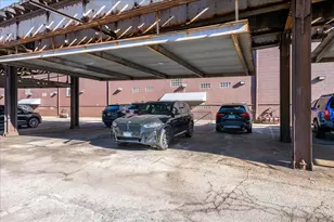 300 W Scott St, Chicago, IL 60610 - Photo 24