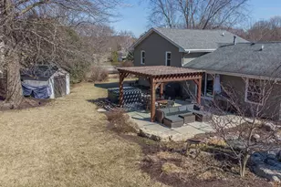 2210 Country Ct, Freeport, IL 61032 - Photo 36