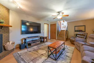 2210 Country Ct, Freeport, IL 61032 - Photo 18