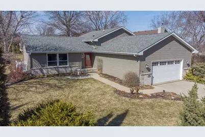 2210 Country Court, Freeport, IL 61032 - Photo 1