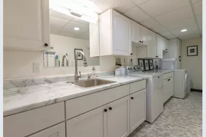 2210 Country Court, Freeport, IL 61032 - Photo 28