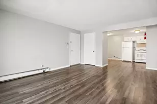 2500 Mark Thomas Ln, Hanover Park, IL 60133 - Photo 6