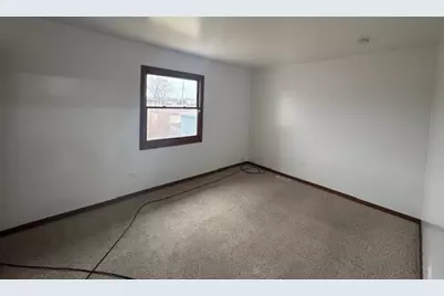 910 E 152nd Place, Phoenix, IL 60426 - Photo 16