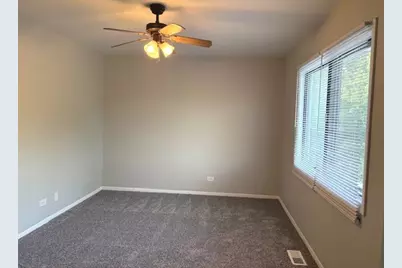 2S717 Winchester Circle #4, Warrenville, IL 60555 - Photo 10