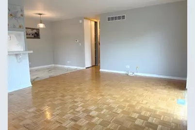 2S717 Winchester Circle #4, Warrenville, IL 60555 - Photo 4