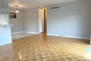 2S717 Winchester Circle, Warrenville, IL 60555 - Photo 4