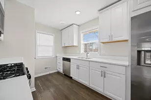 823 E 163rd St, South Holland, IL 60473 - Photo 6