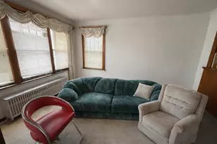 8748 S Marquette Ave, Chicago, IL 60617 - Photo 4