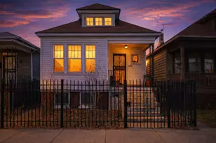8748 S Marquette Ave, Chicago, IL 60617 - Photo 2