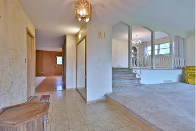 1831 N Rolling Lane, Arlington Heights, IL 60004 - Photo 4