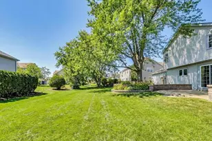 829 Heatherstone Dr, Schaumburg, IL 60173 - Photo 34