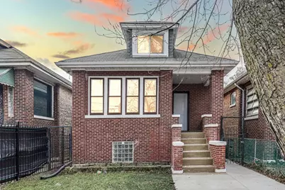 812 S Kilbourn Avenue, Chicago, IL 60624 - Photo 1