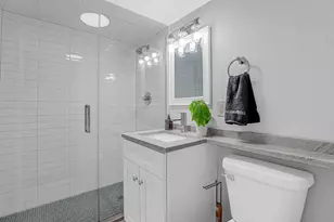 812 S Kilbourn Ave, Chicago, IL 60624 - Photo 20