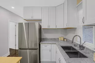 812 S Kilbourn Ave, Chicago, IL 60624 - Photo 4