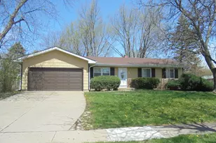 66 Barrow Dr, Crystal Lake, IL 60014 - Photo 1