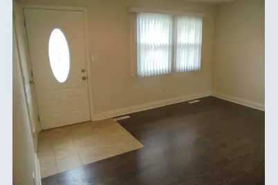 66 Barrow Drive, Crystal Lake, IL 60014 - Photo 8