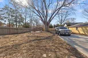 371 North St, Elgin, IL 60120 - Photo 16