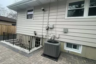 371 N Fairfield Ave, Lombard, IL 60148 - Photo 10