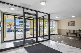 9098 W Terrace Dr, Niles, IL 60714 - Photo 2