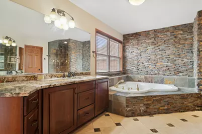 2062 N Broadmoor Lane, Vernon Hills, IL 60061 - Photo 24