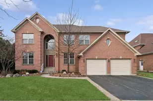 2062 N Broadmoor Ln, Vernon Hills, IL 60061 - Photo 1