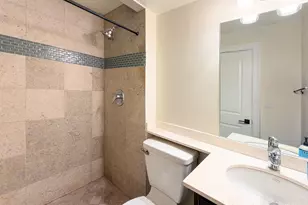 3900 N Pine Grove Ave, Chicago, IL 60613 - Photo 10