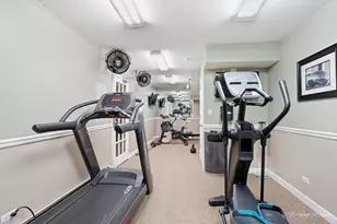 3900 N Pine Grove Ave, Chicago, IL 60613 - Photo 24