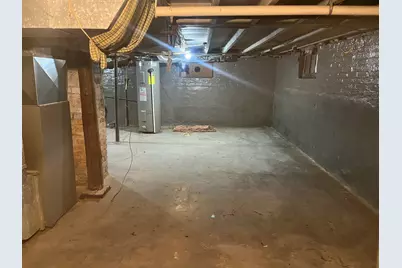 1027 S Chicago Avenue, Freeport, IL 61032 - Photo 12