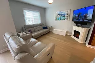 433 Dogwood Terrace, Buffalo Grove, IL 60089 - Photo 4